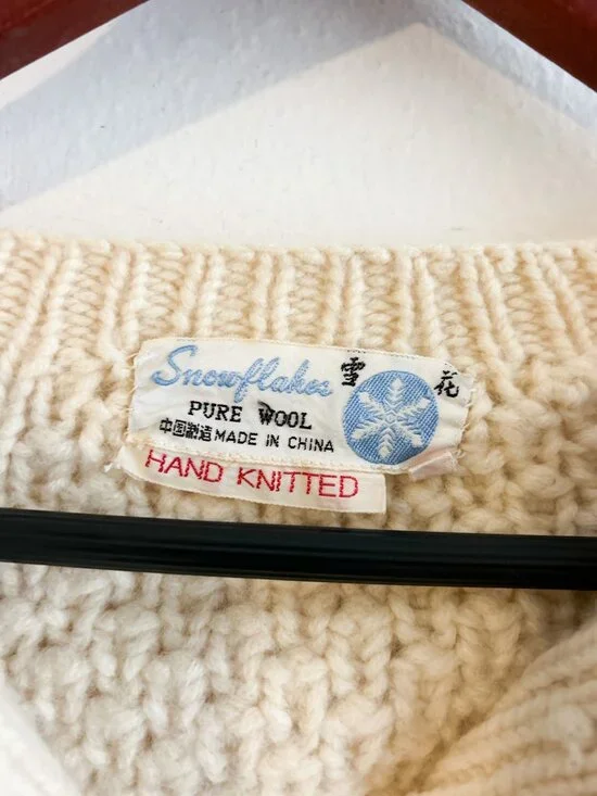 VINTAGE Snowflakes Hand Knit Pure Wool Aran Fisherman Cable Knit Cardigan - Picture 6 of 14